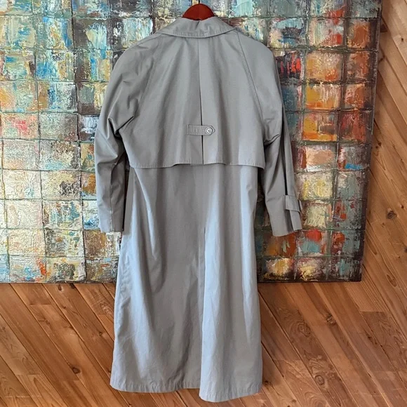 Vintage Trench Coat – Women’s Size 8 – Wool Blend Lining, Classic Style - Picture 3 of 6
